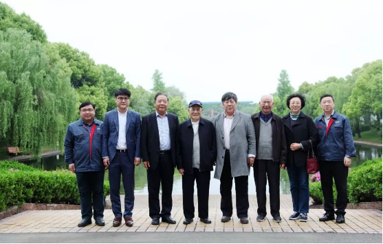 <strong>原机械工业部部长何光远第三次访问恒峰国际集团！</strong>