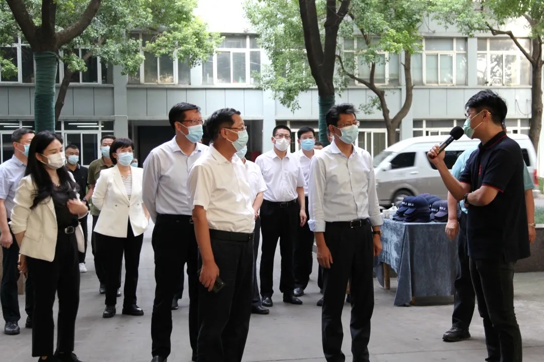 扬州市委副书记、代市长王进健调研恒峰国际集团疫情防控工作